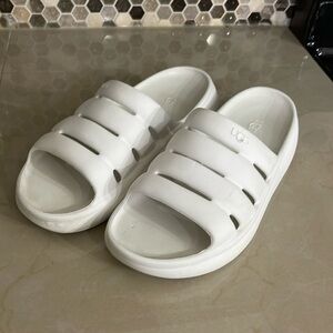 UGG Sport Yeah slides size 10 Men’s